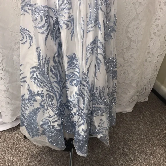 Cachet Beautiful Prom or Special Occasion Dress - Picture 6 of 10